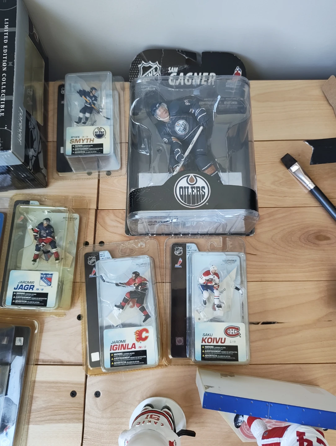 NHL Hockey Collectible Figures Lot - photo 4
