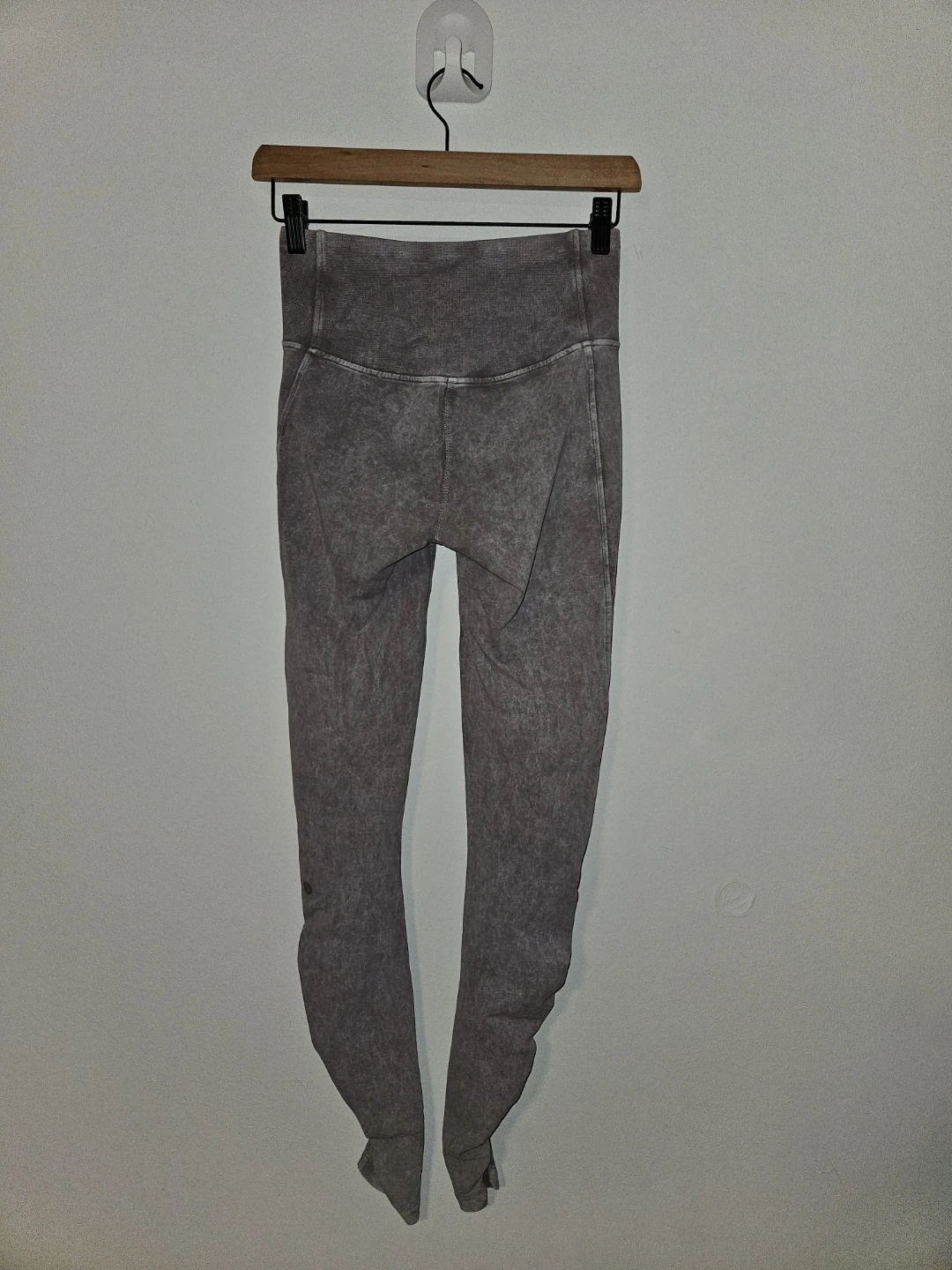 Lululemon Grey Wash Leggings Size 4 - photo 2