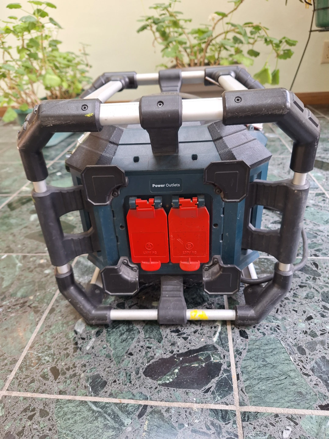 Bosch PowerBox Subwoofer Worksite Radio - photo 2