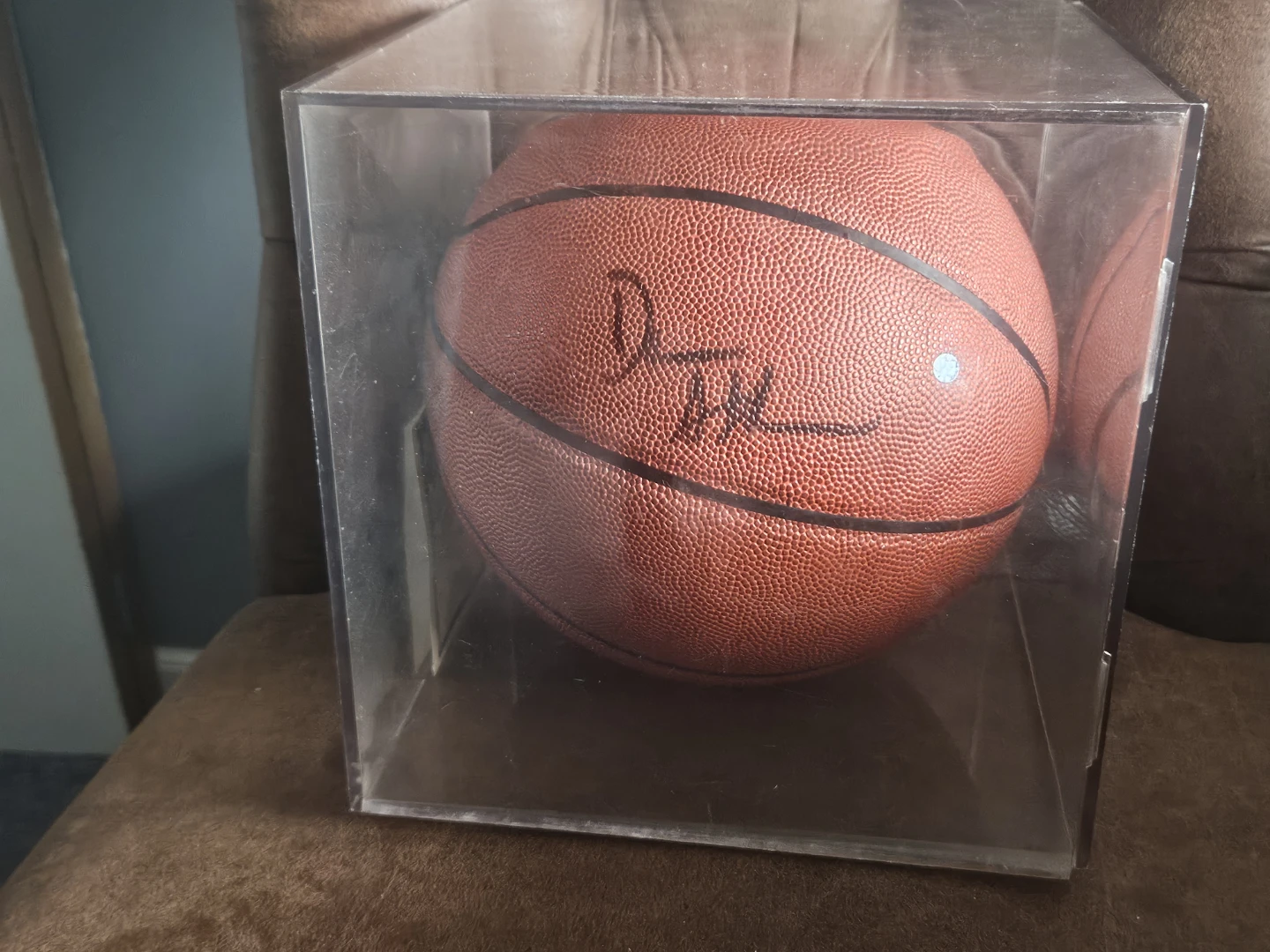 Autographed Basketball - Damon Stoudamire - photo 2