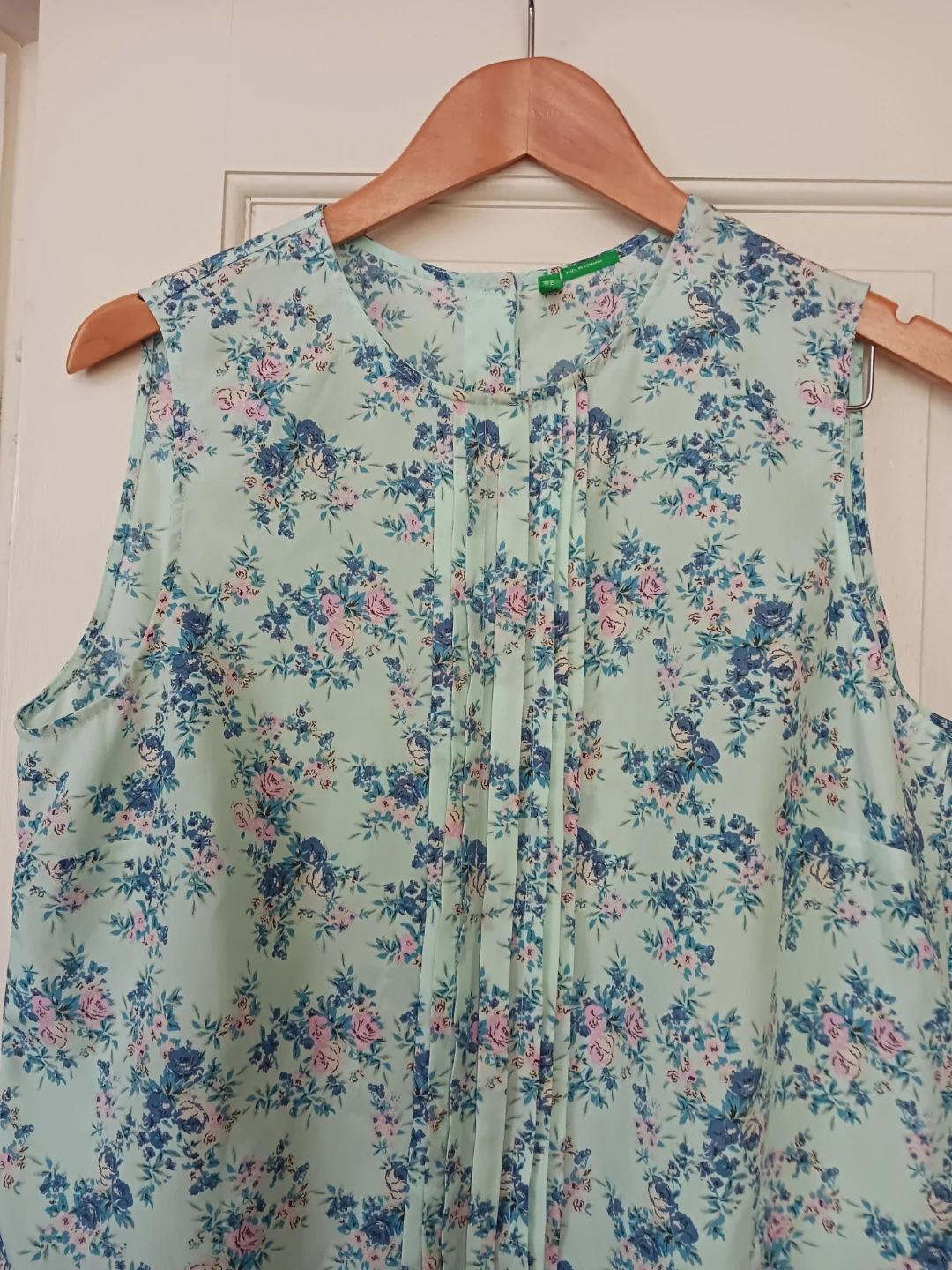 United Colors of Benetton Floral Sleeveless Blouse - photo 3