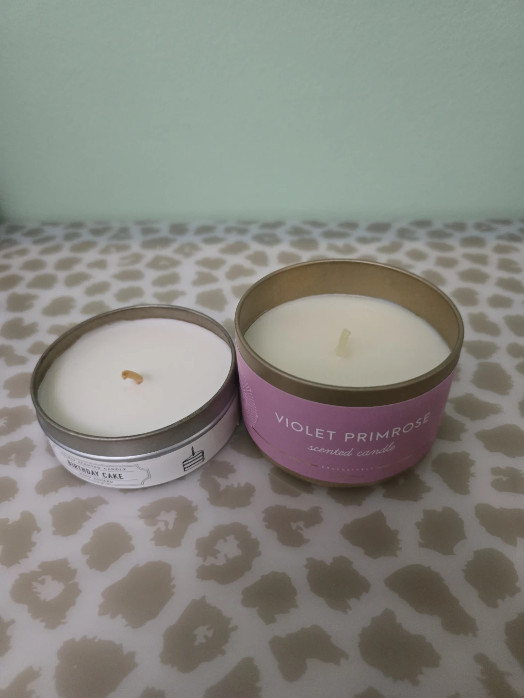 2 Scented Candles