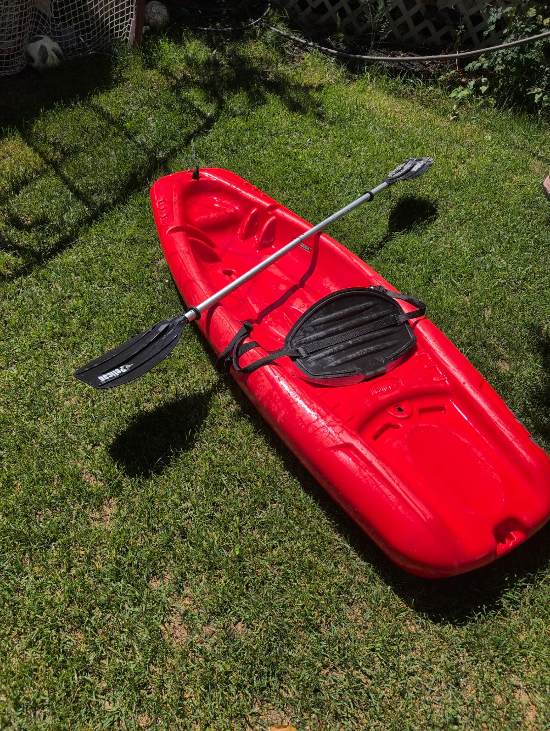 Red Solo kids Kayak with paddle x2 - photo 2