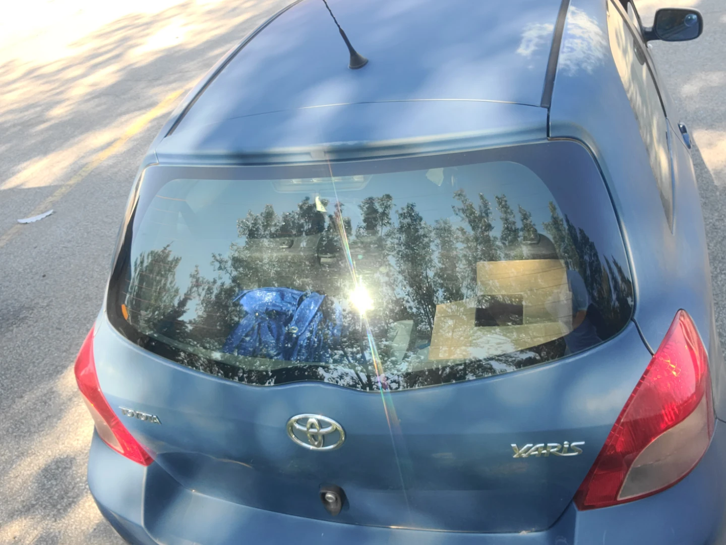 2006 Toyota Yaris 2dr Hatchback INCREDIBLE GAS SAVER!! - photo 5