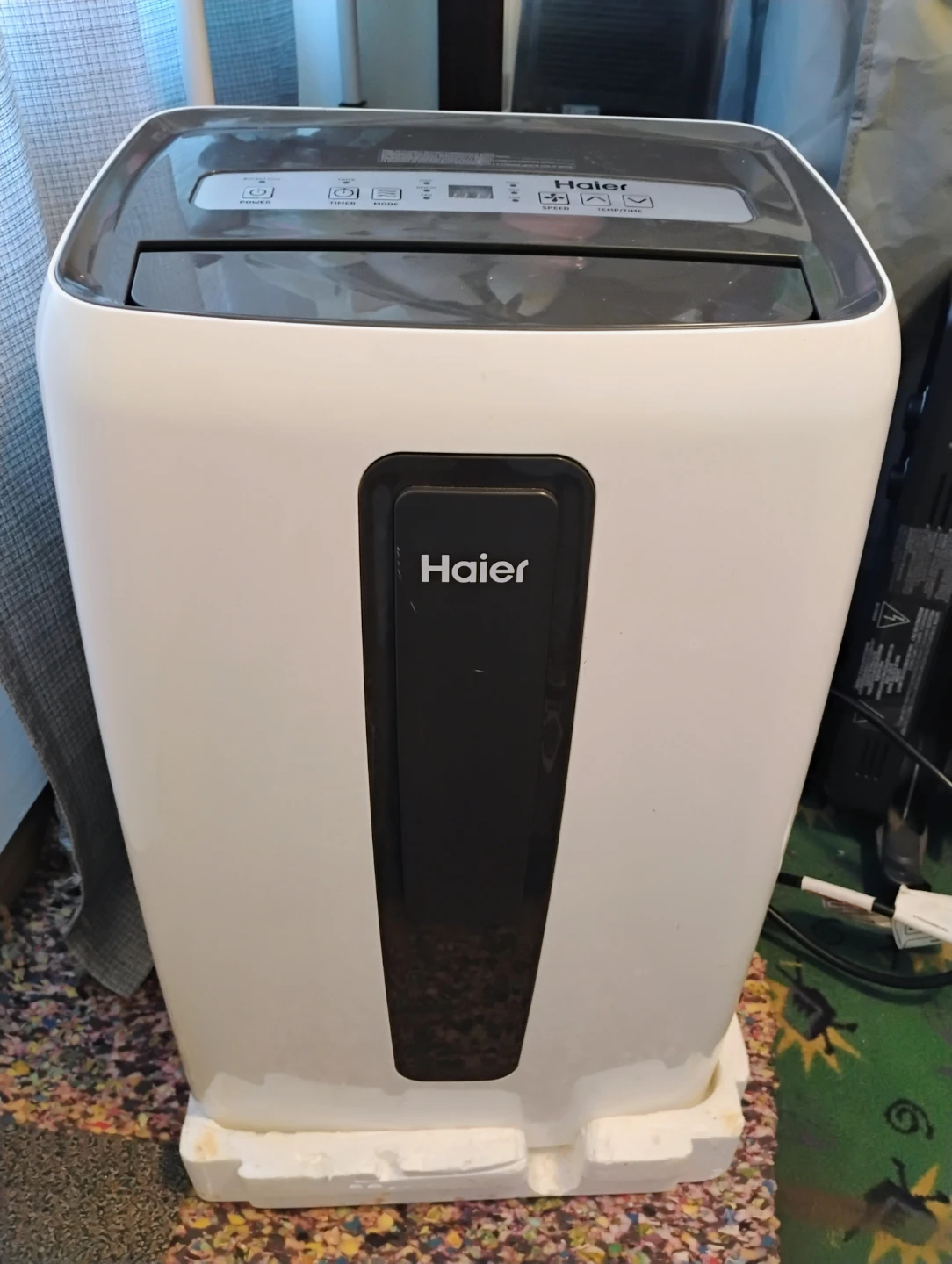 Haier 1050 Watt Portable Air Conditioner