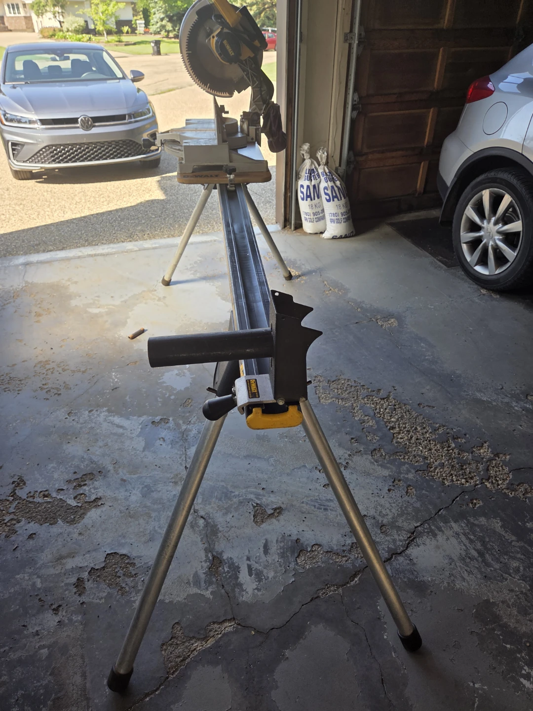 DEWALT DW730 Miter Saw with Stand - photo 3