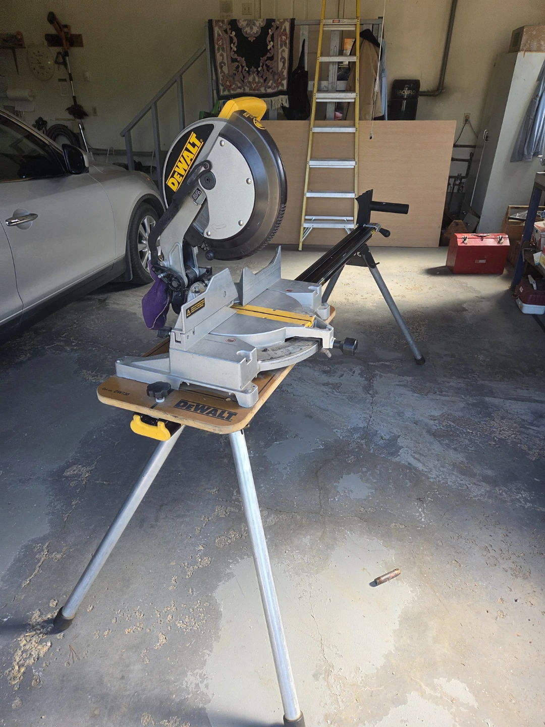 DEWALT DW730 Miter Saw with Stand - photo 4