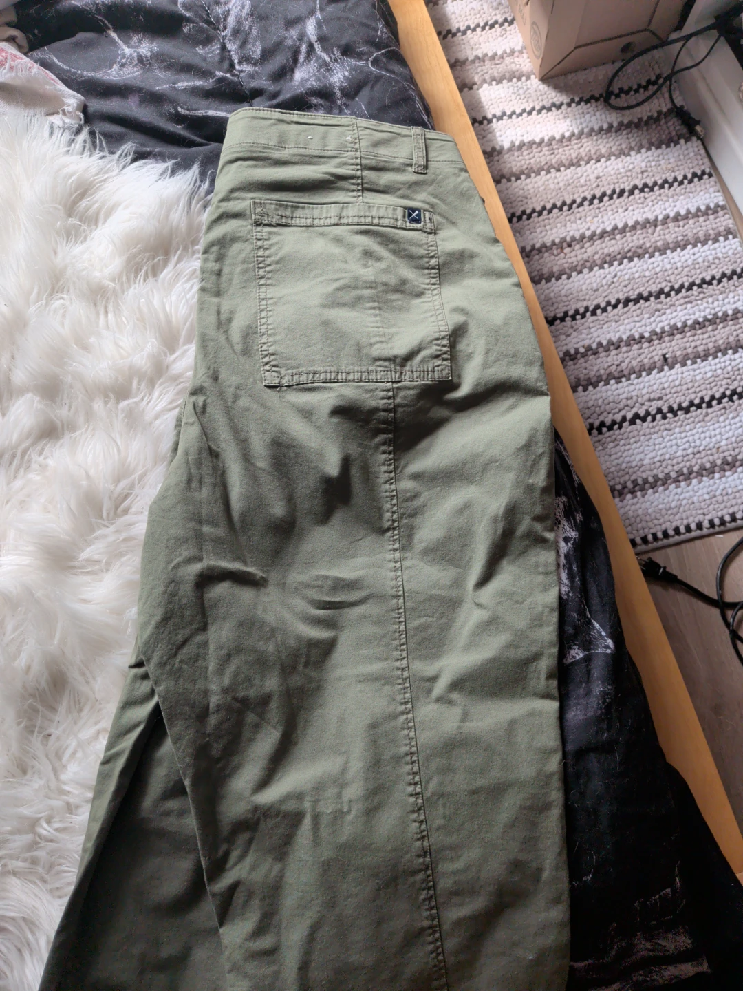 Ellen Tracy Olive Cargo Pants - photo 3
