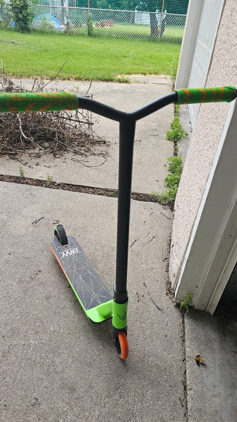 Envy Prodigy NES Scooter