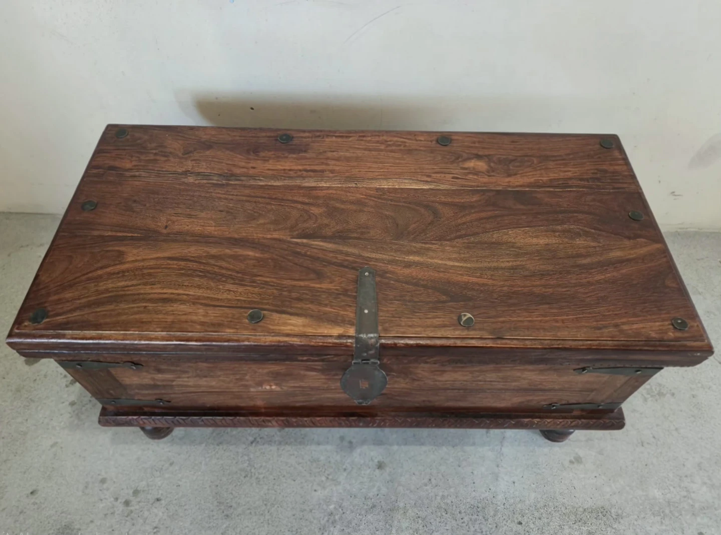 Solid Wood Chest / Coffee Table – Late 19th/Early 20th Century - photo 4