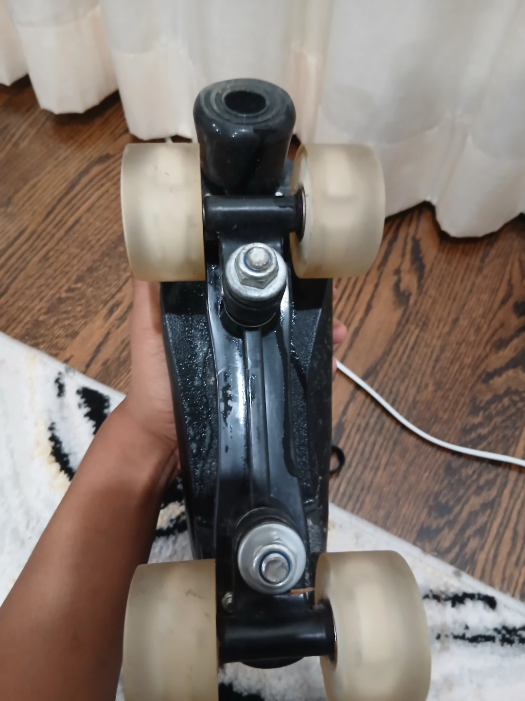 Black Roller Skates - photo 2