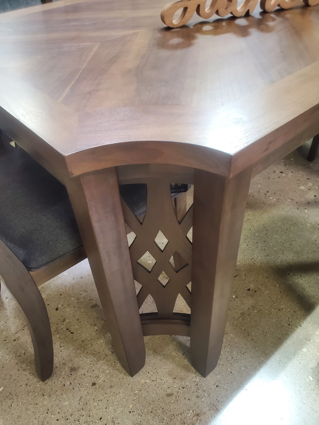 Extension leaf Antique  Dining Set With 6 chairs (New) - photo 3