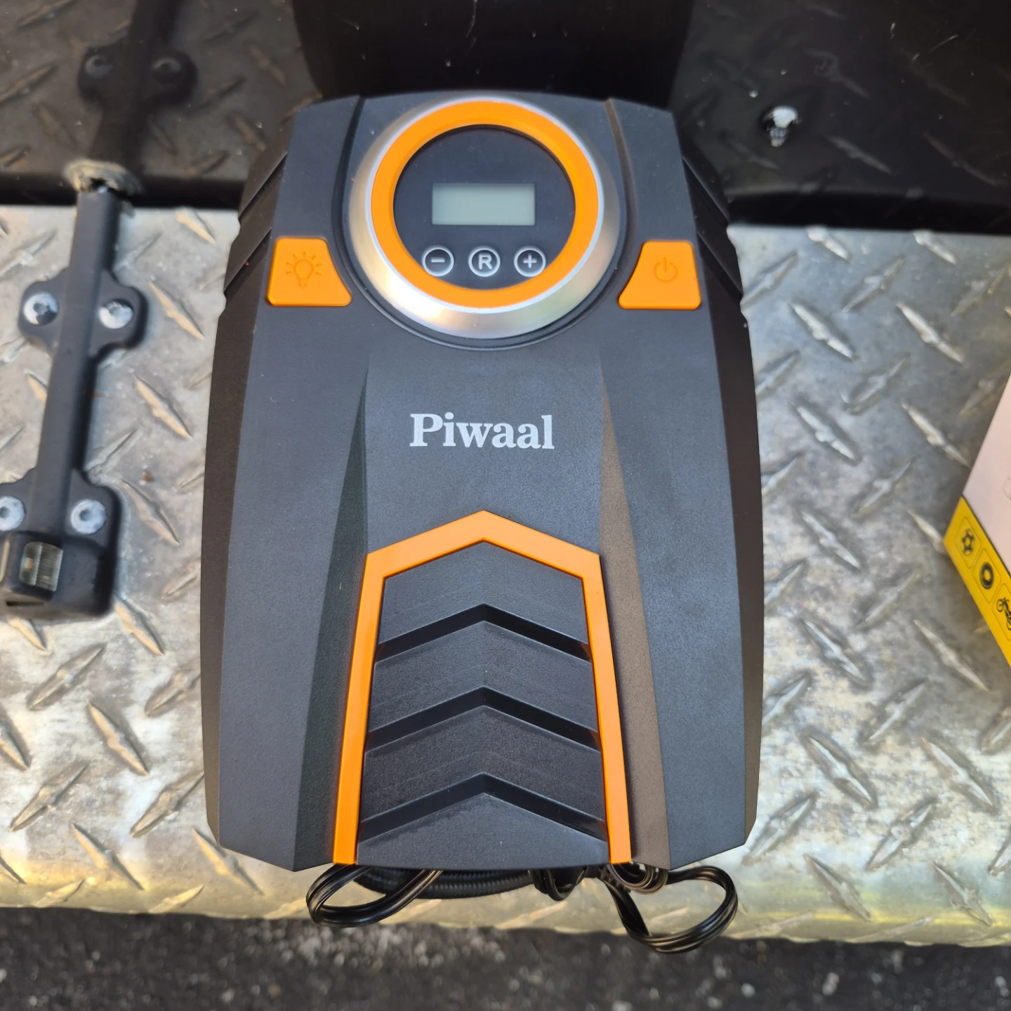 Piwaal Multifunctional Air Compressor with Digital Display