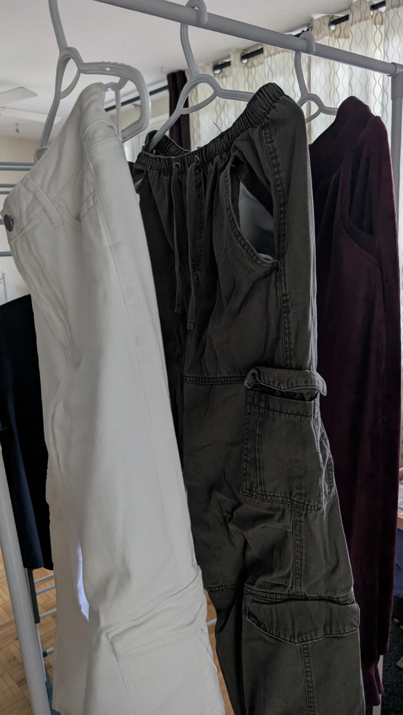 $5 for two cargo pants - photo 2