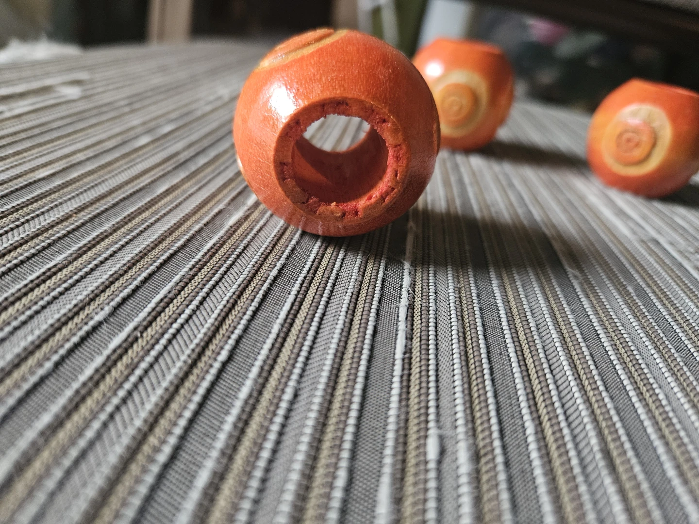 Set of 3 Orange Wooden Napkin Rings - photo 4