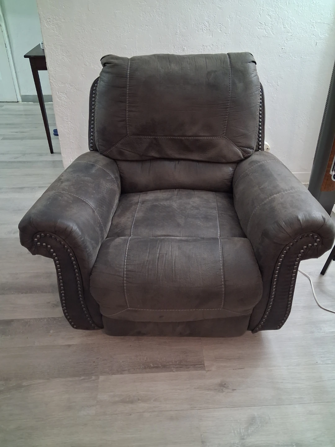 Brown Recliner Chair - photo 2