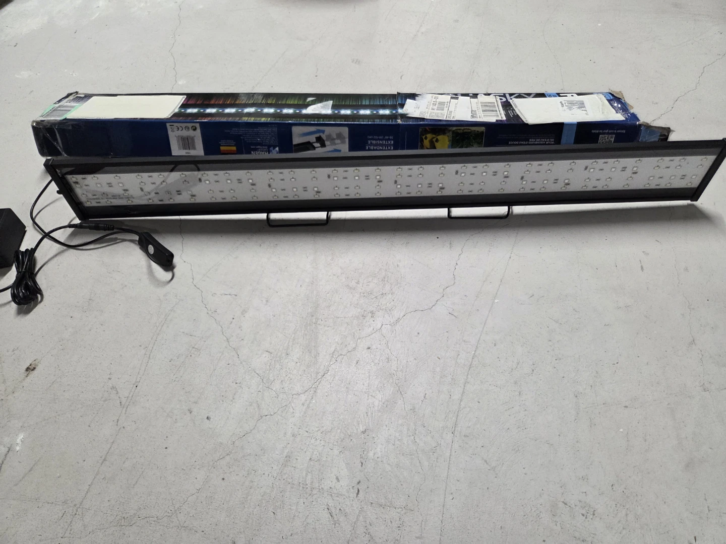 AquaWorld LED Aquarium Light