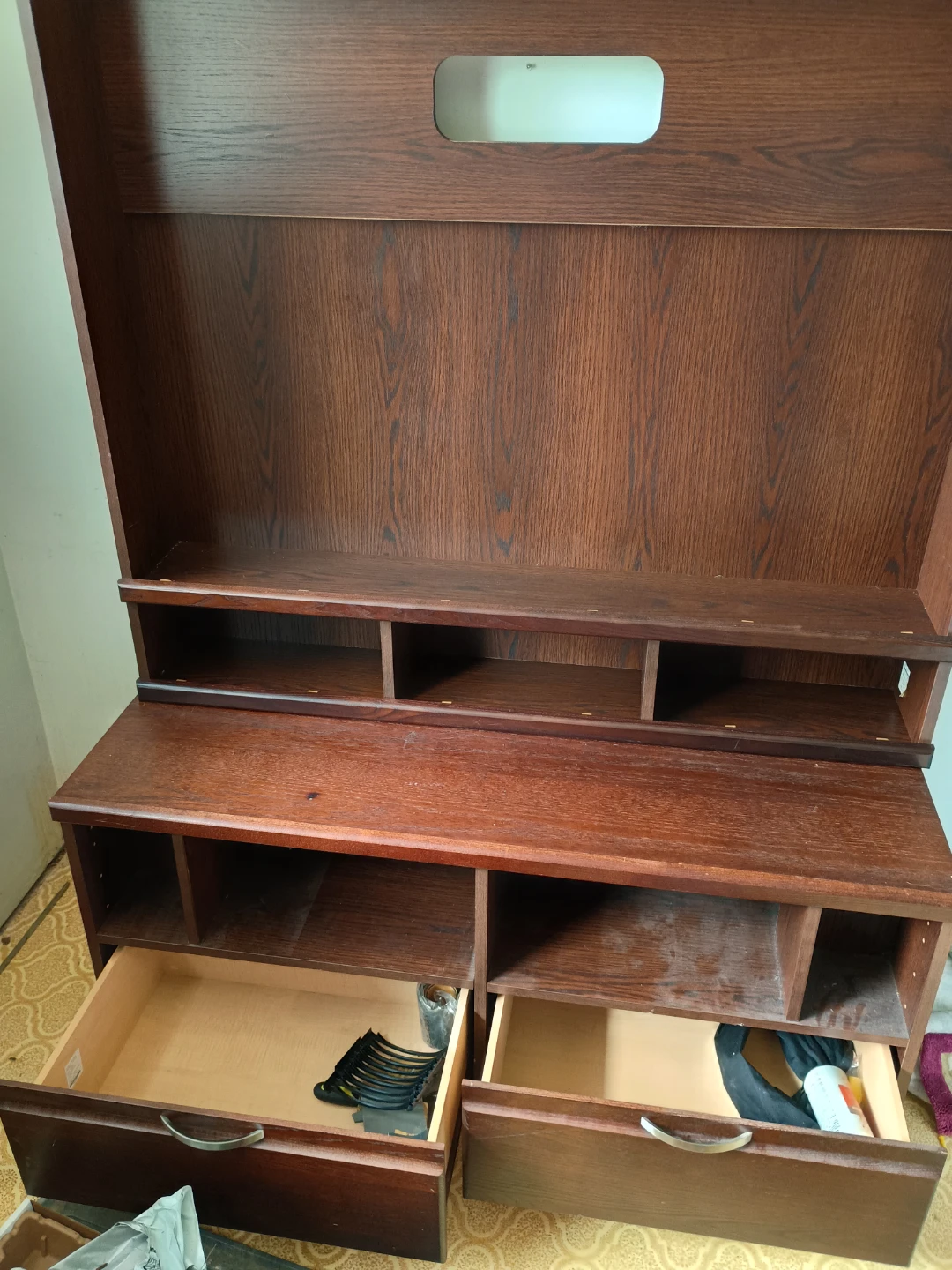 Home entertainment center