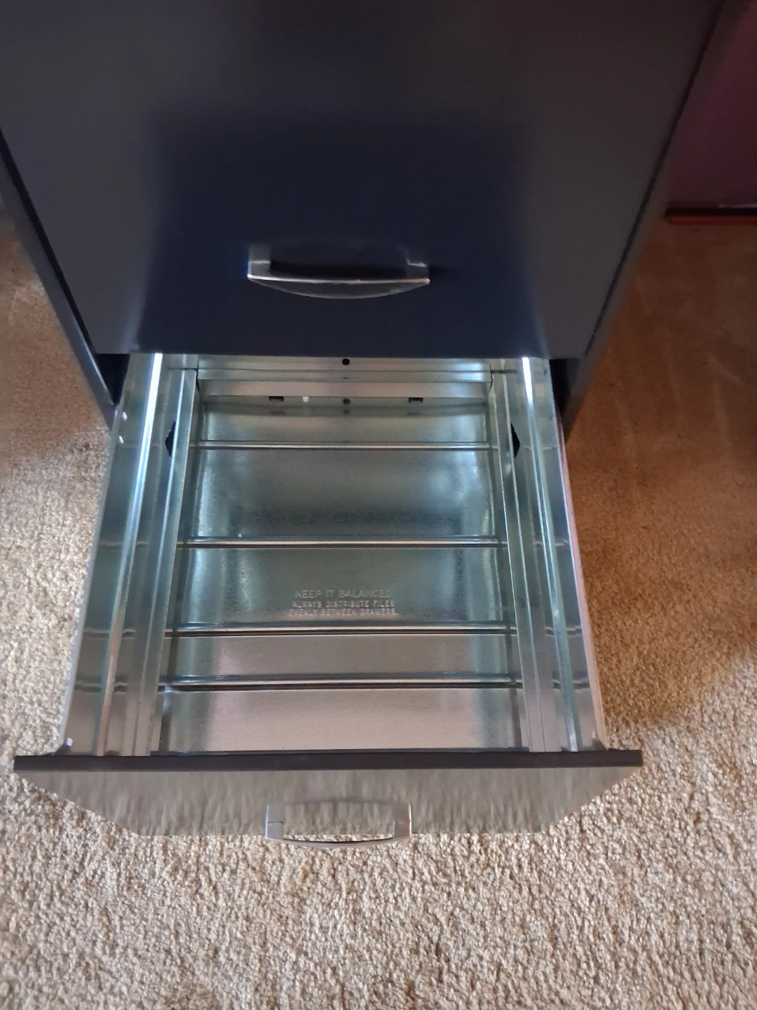 3-Drawer Filing Cabinet with Lock - photo 4