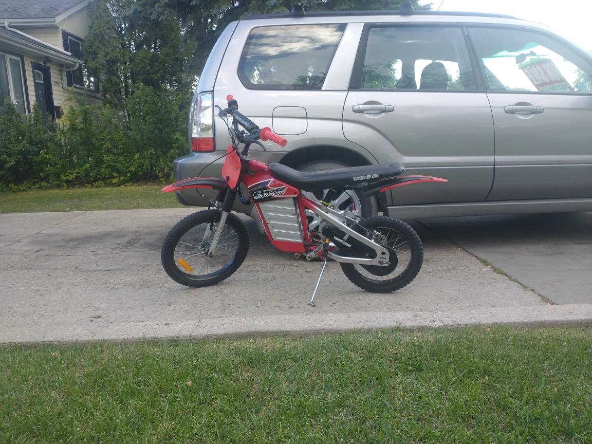 Mongoose cx 24v200 electric dirt bike