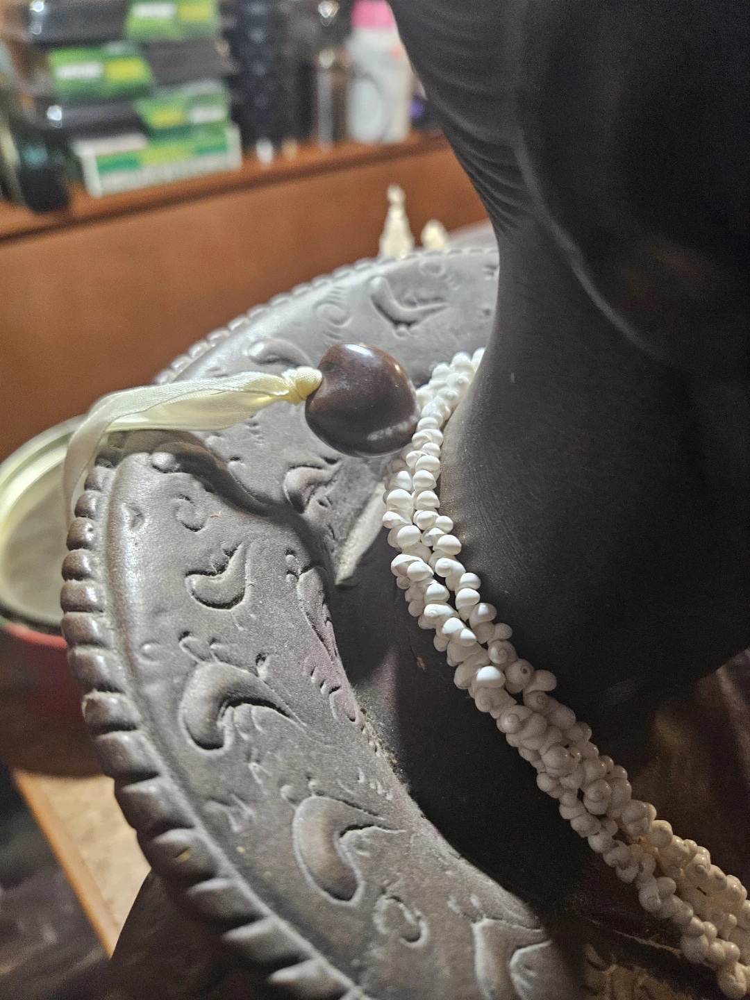 White Shell Necklace - photo 4