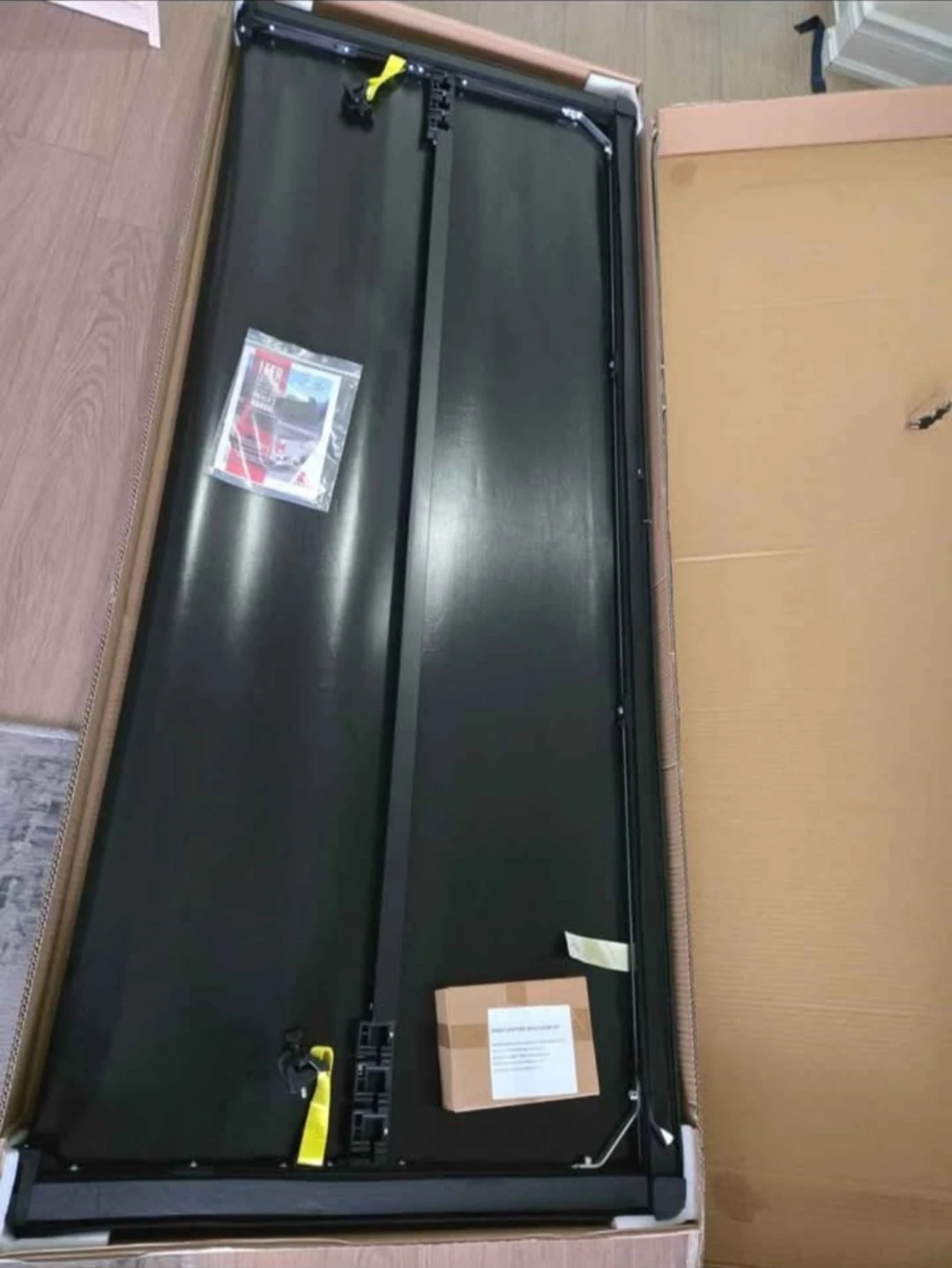 LEER Latitude Soft Folding Tonneau Cover for 2019-2025 - photo 2