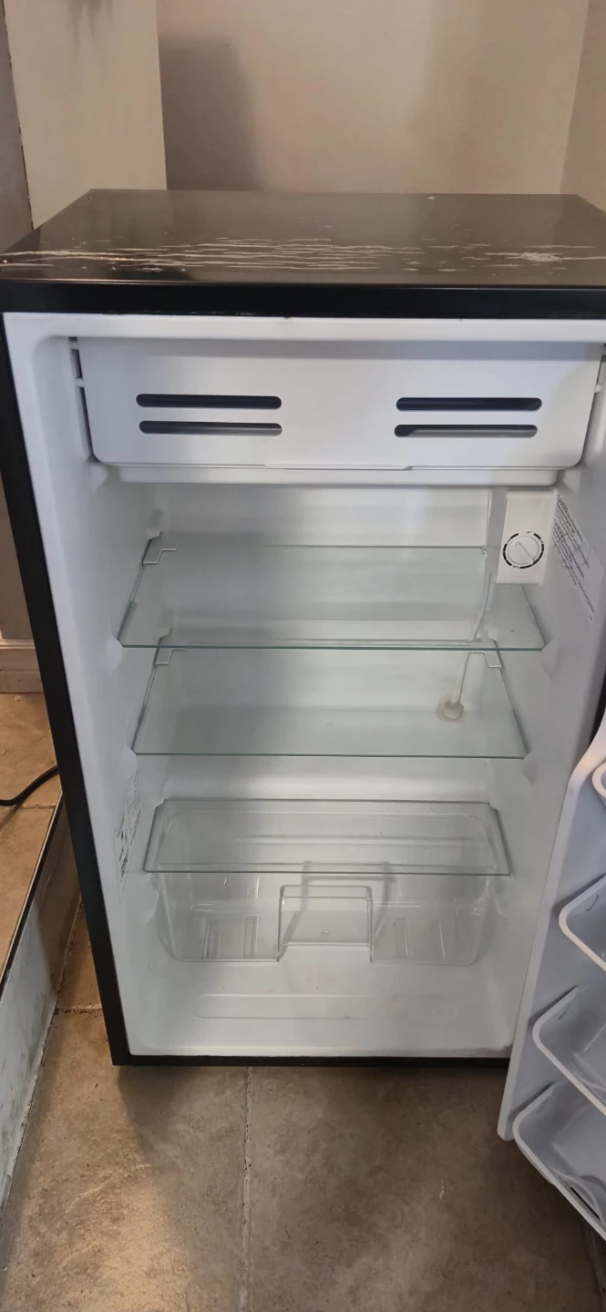 Arctic King Mini Fridge - photo 2