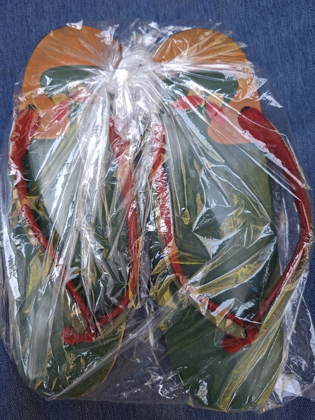 Unisex Flip-Flops with Japanese Design