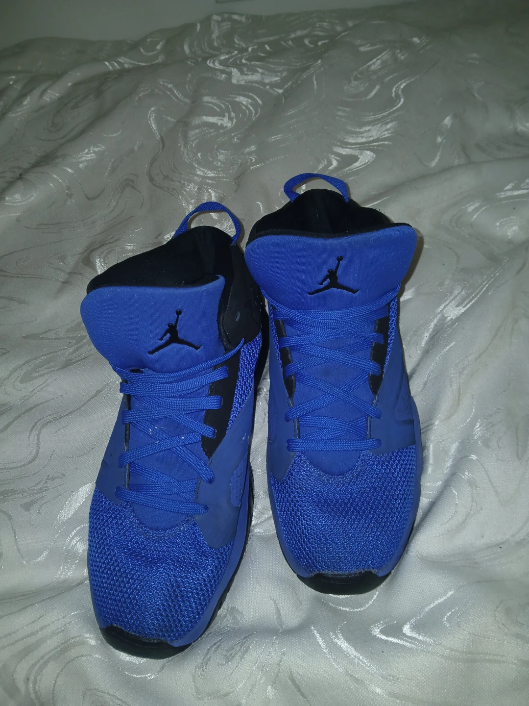 Jordans size 10.5 like new - photo 2