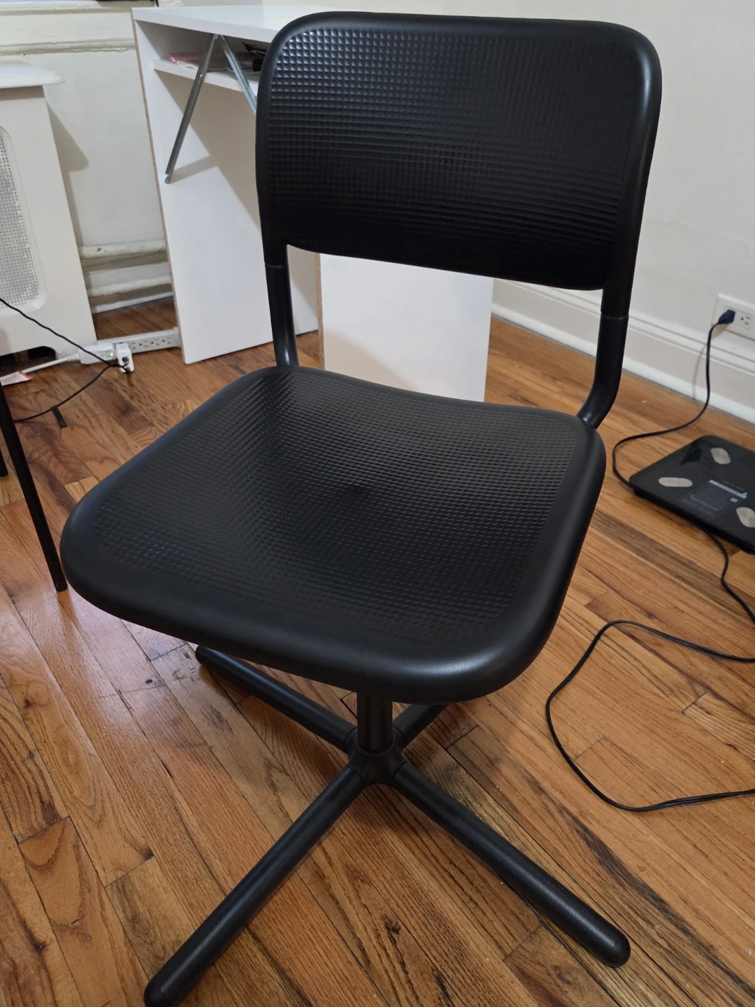 FREE IKEA SMÄLLEN Swivel Chair - Black