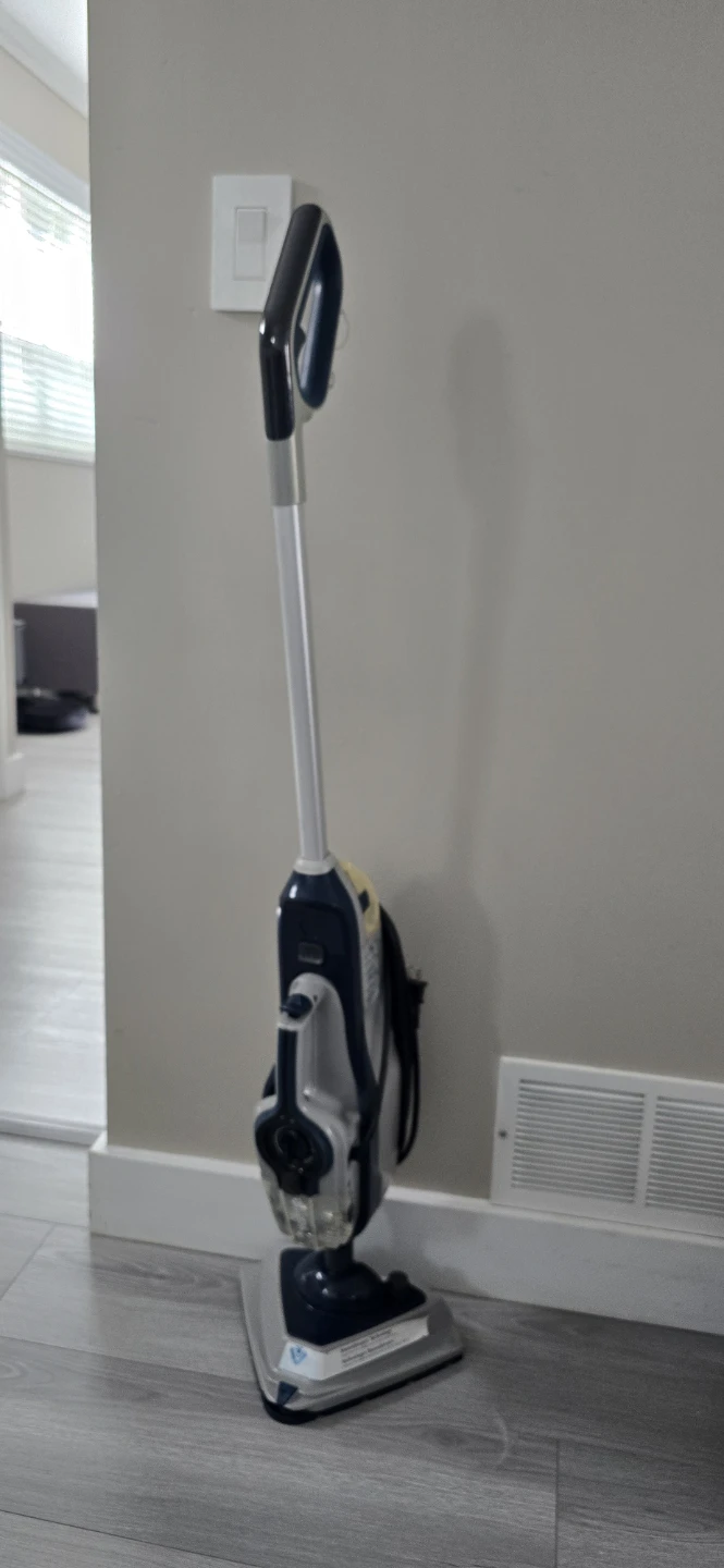 Hoover 2-in-1 Pet Steam Mop & Handheld Cleaner accessory kit.