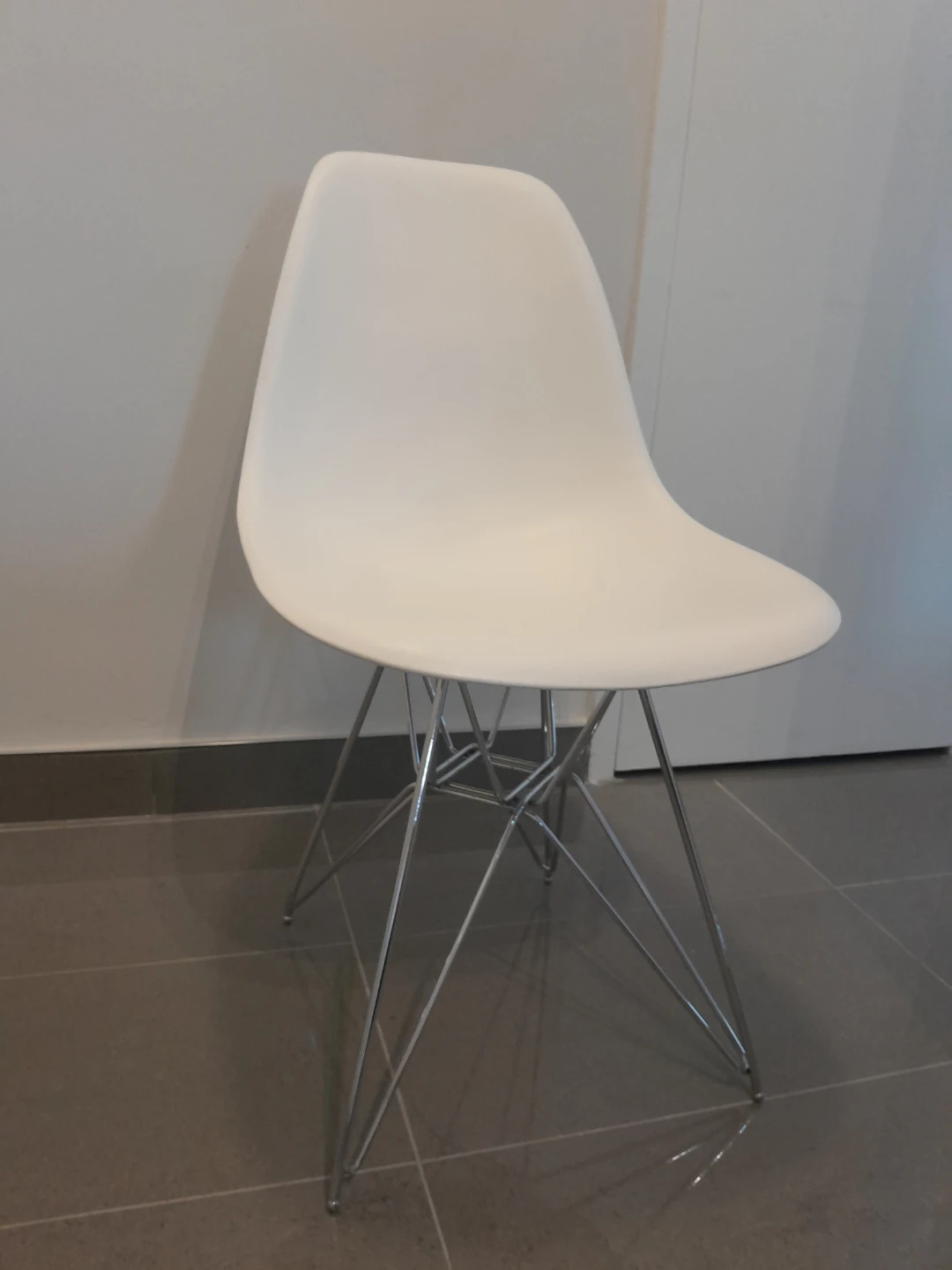 White modern dining chair