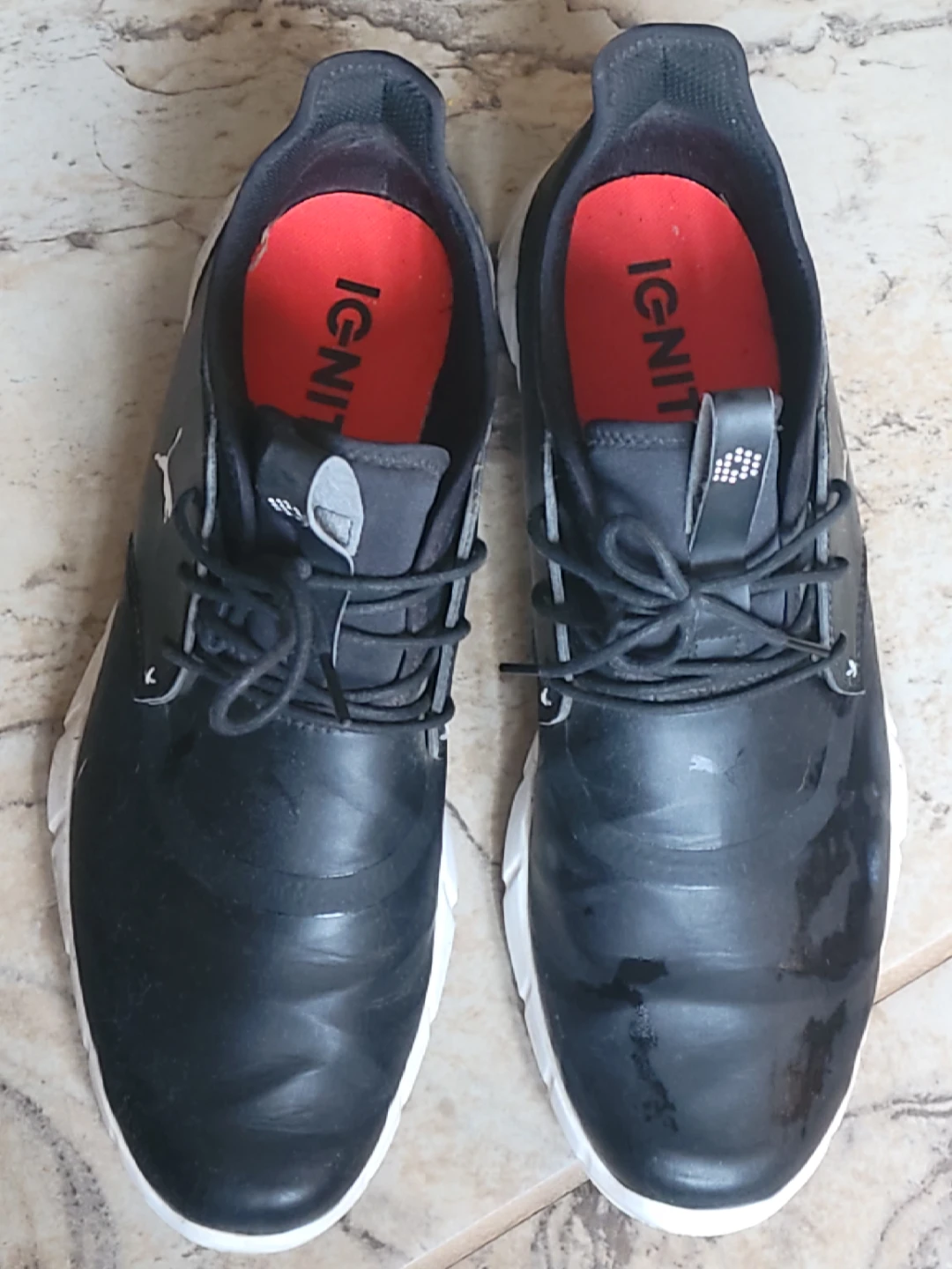 Golf shoes