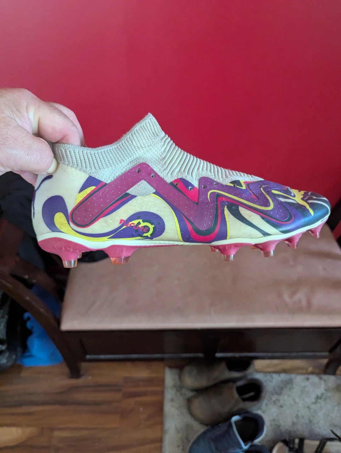 Men's size 10.5 soccer cleats
