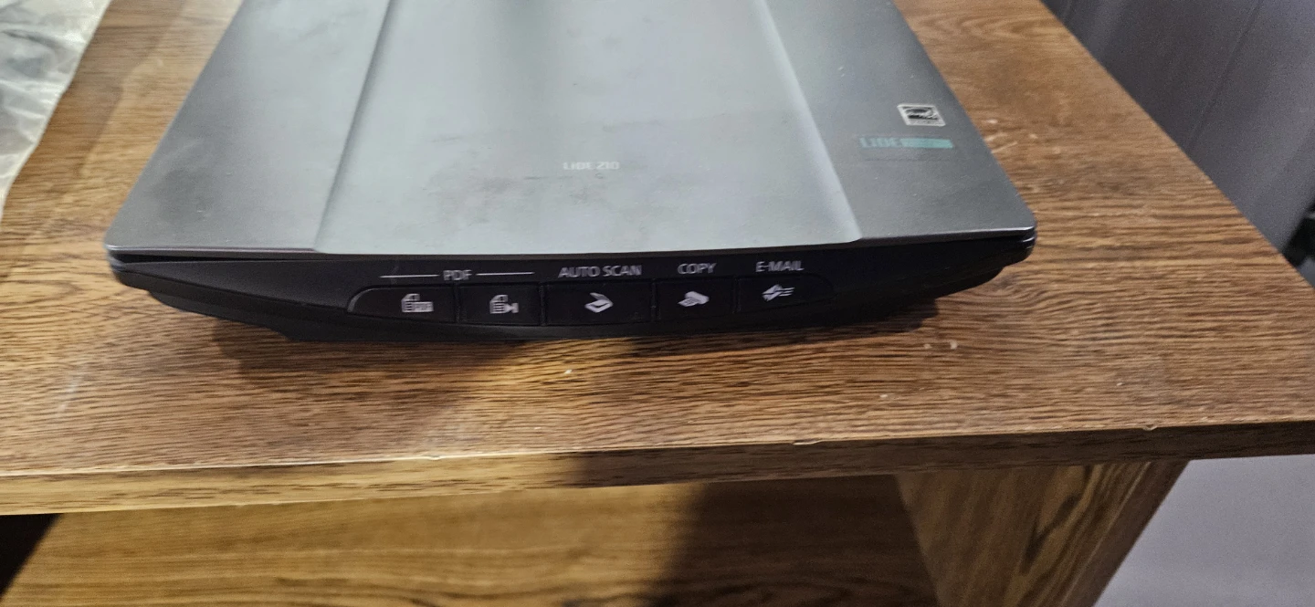 Canon LiDE 210 Scanner