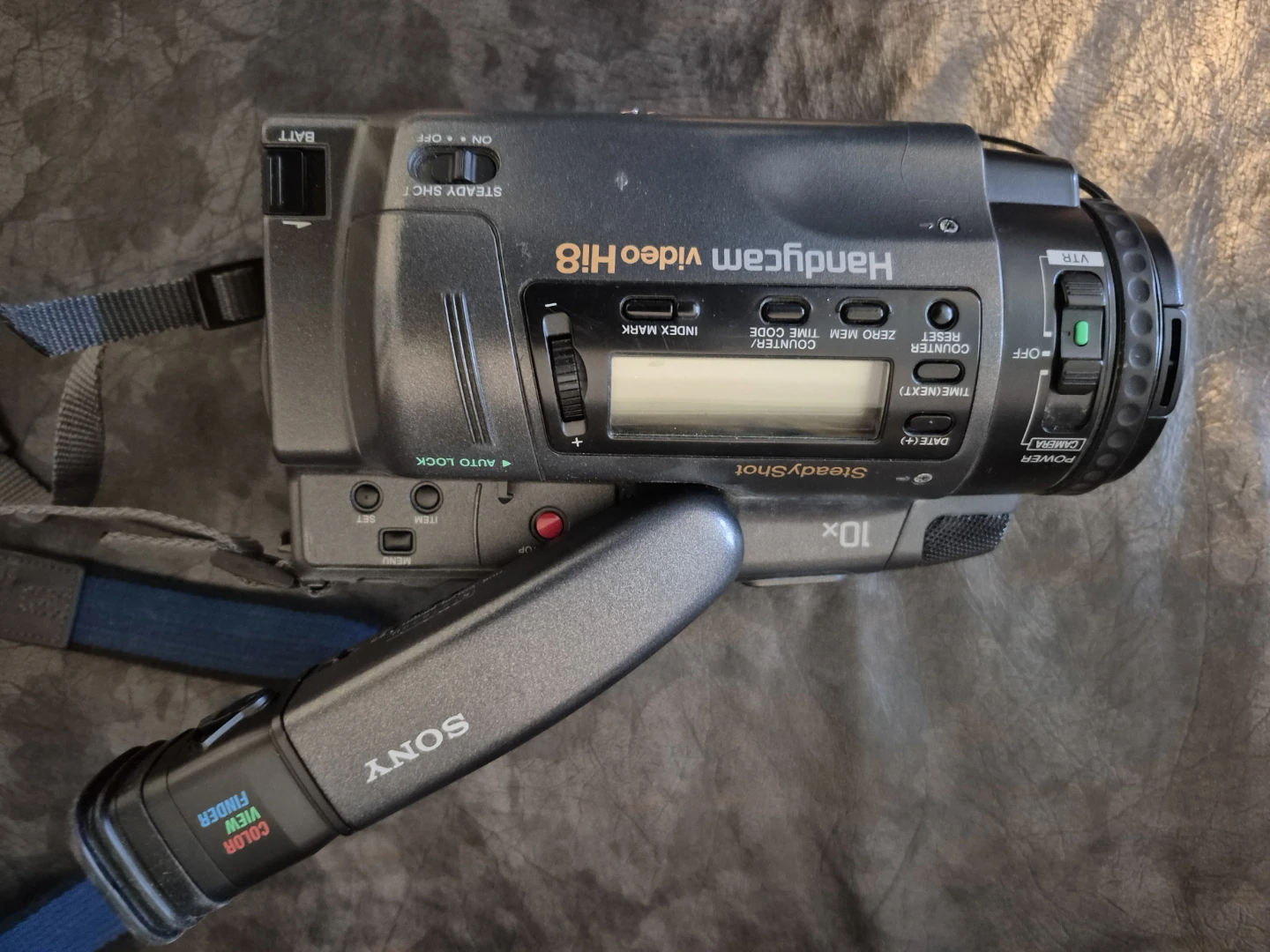 Sony Handycam Video Hi8 CCD-TR700 Camcorder