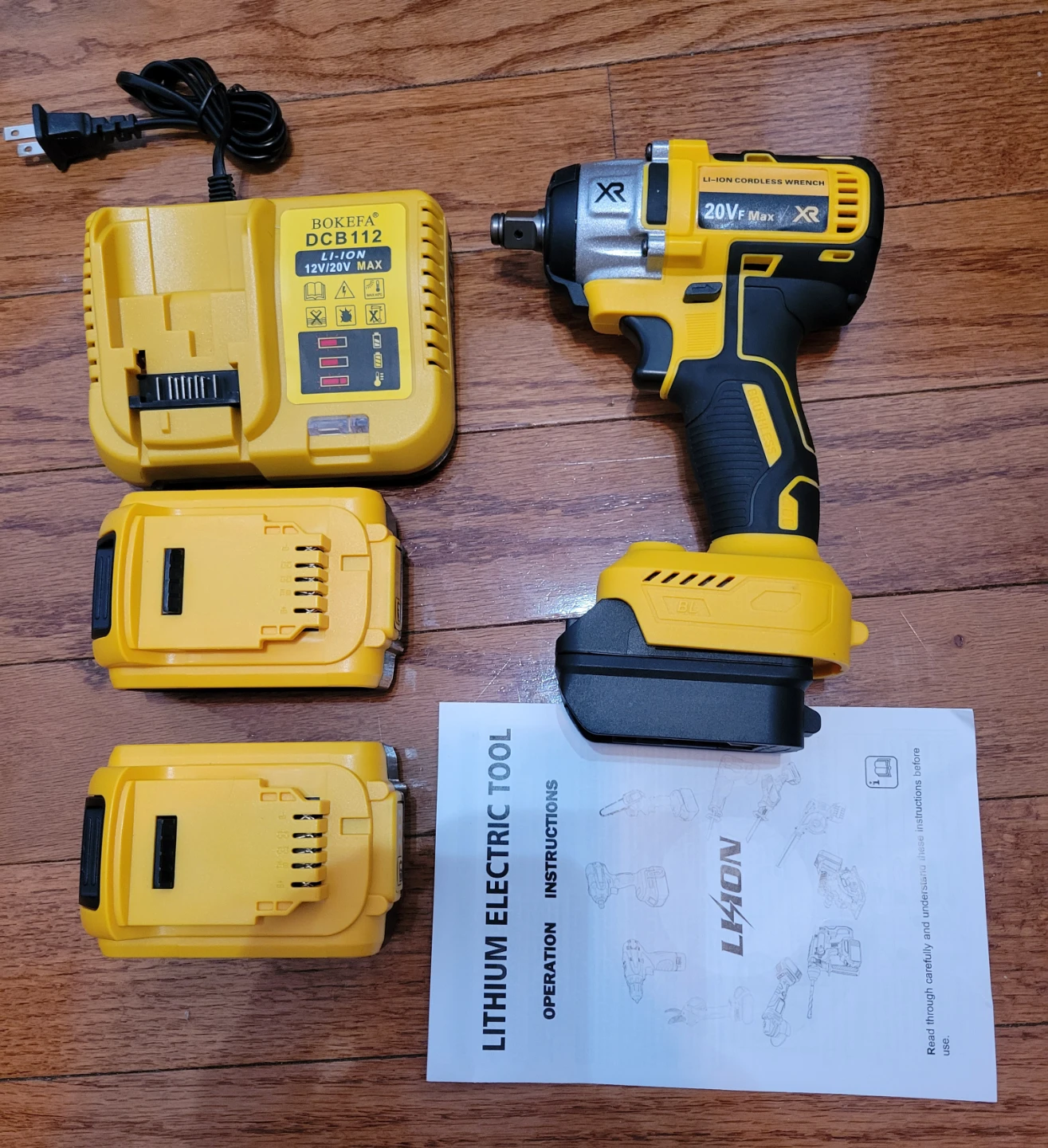 NEW Impact Wrench with 2 batteries 8.0Ah and charger