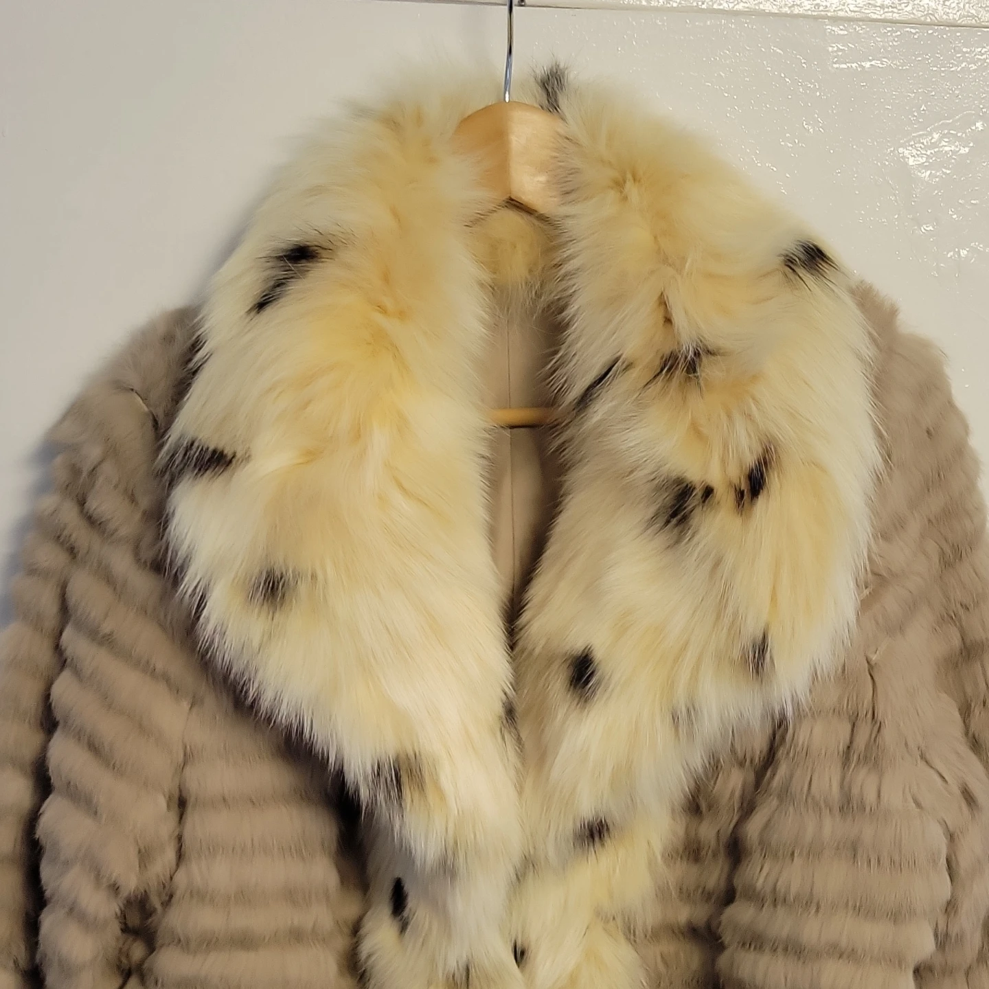 Women's Fur Coat - photo 4