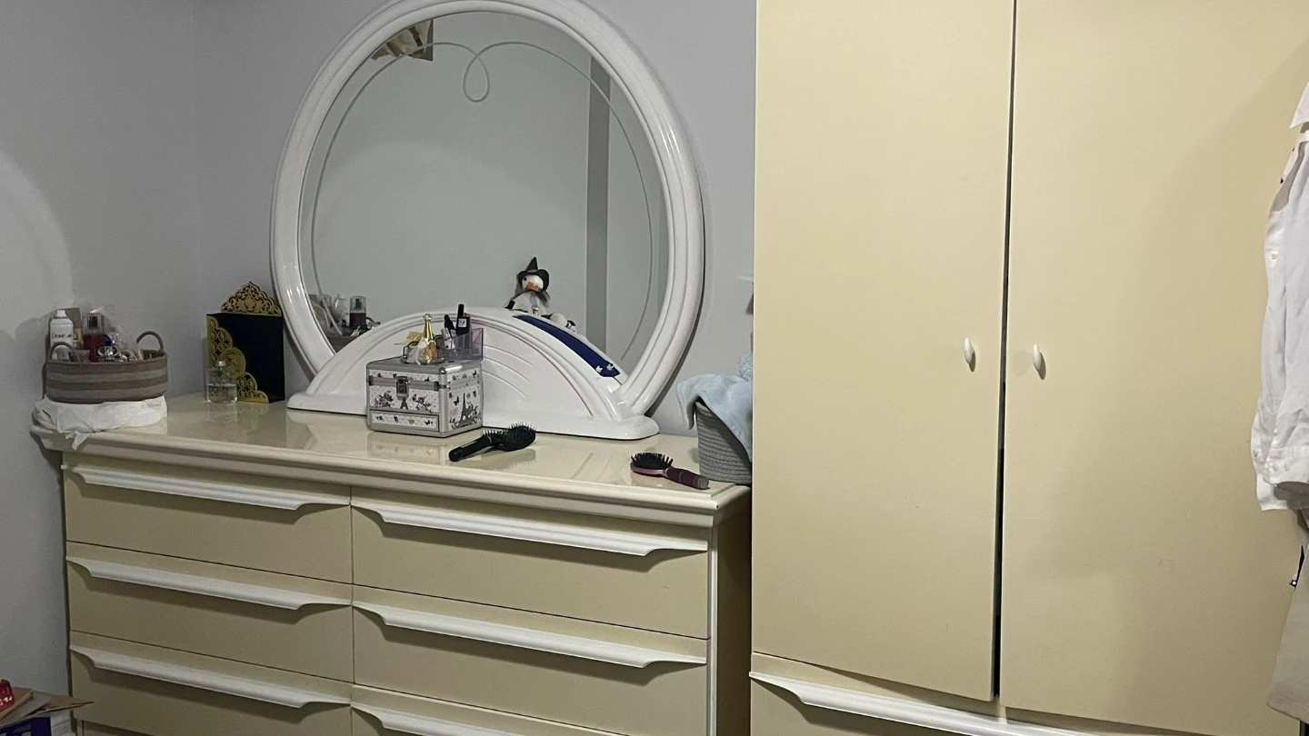 Cream Bedroom Furniture Set - photo 5