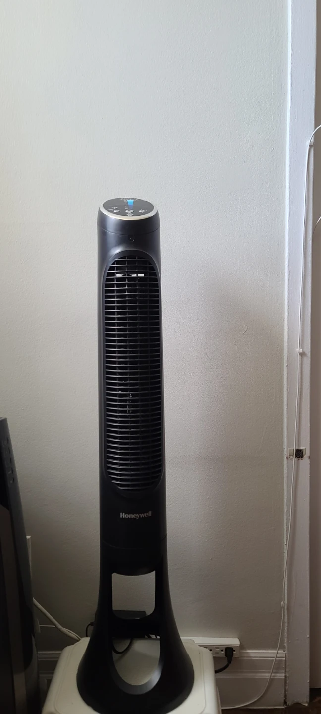 Honeywell QuietSet Tower Fan - photo 3