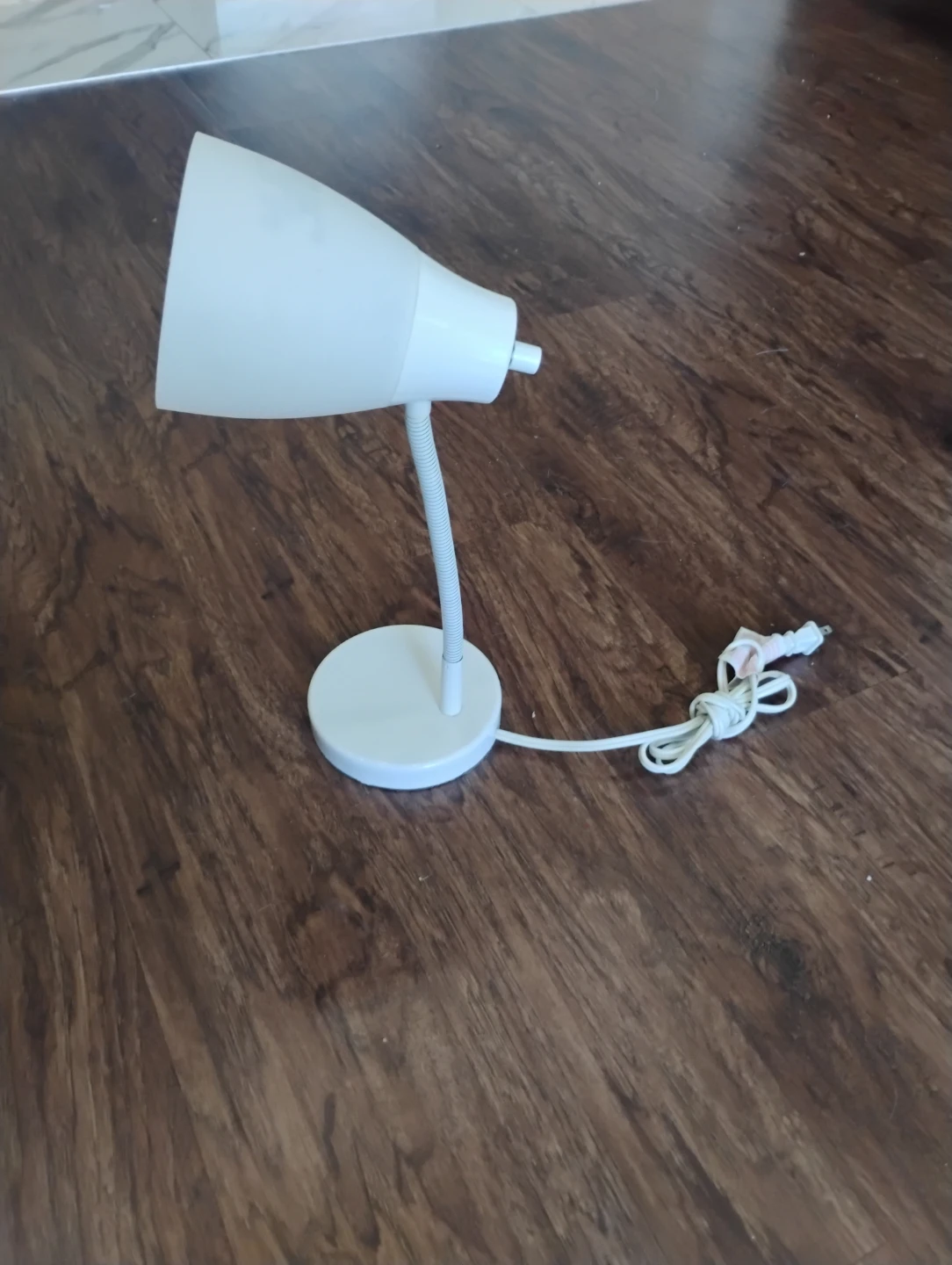 Desk lamp