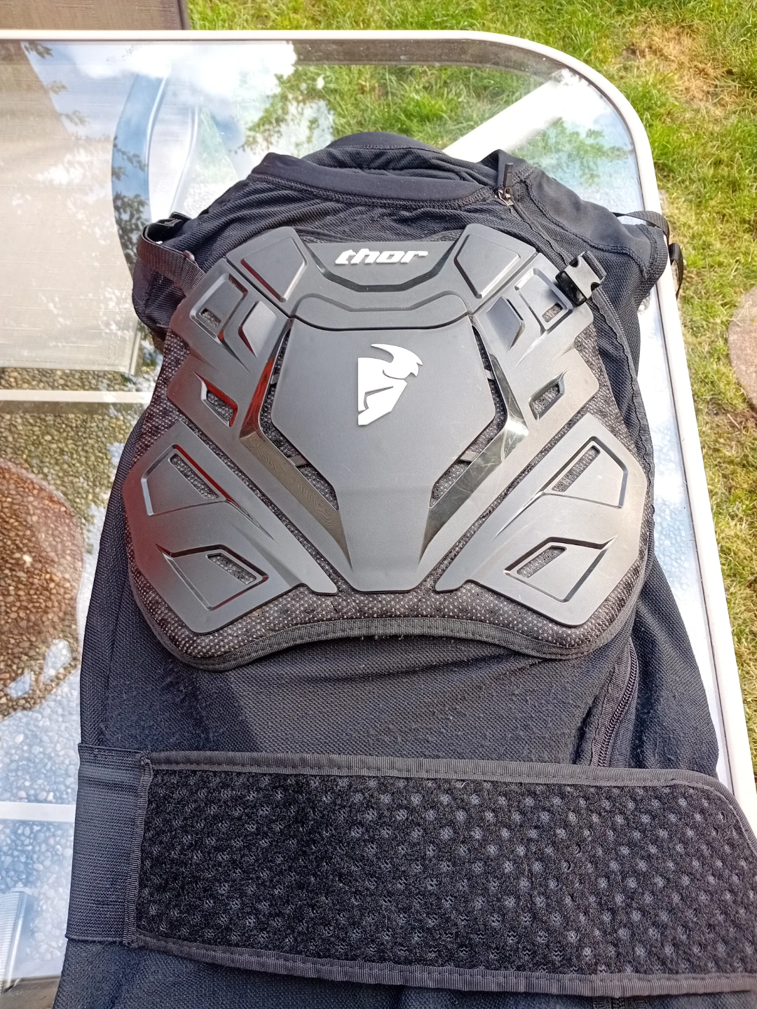 Bell Adult Motorcycle Helmet & Thor Sentry Vest