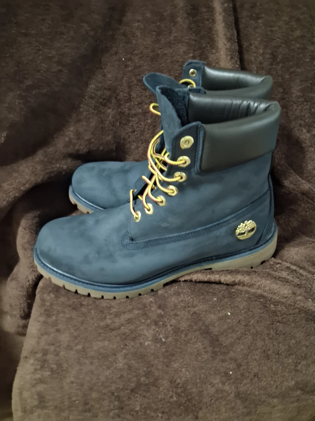 Timberland 6 inch premium boots navy gum gold size 9