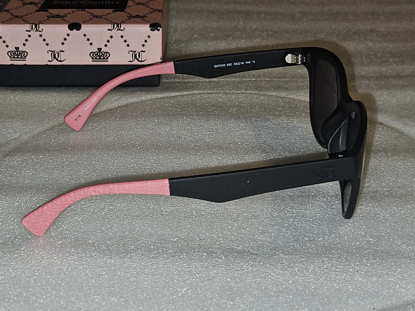 Guess Sunglasses Black Pink Accents - photo 3