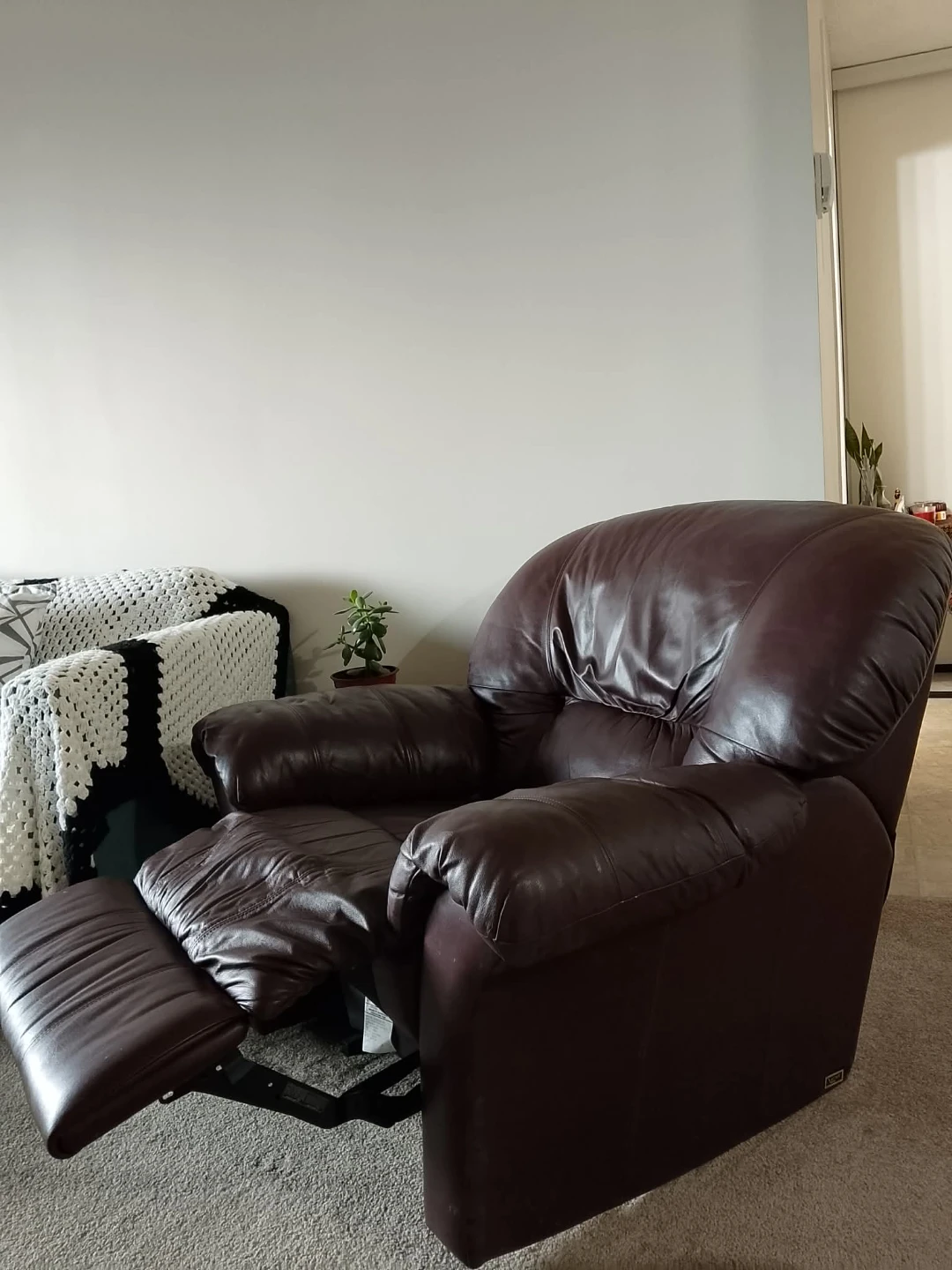 Brown Leather Recliner Chair - photo 3