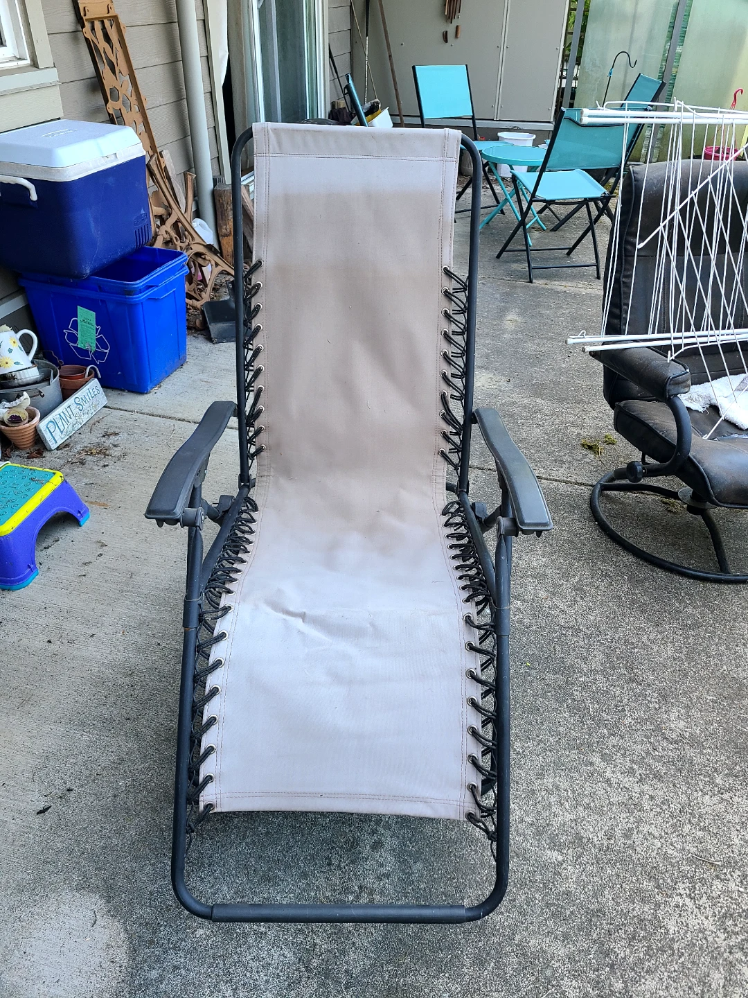 Gravity Lounge Chair