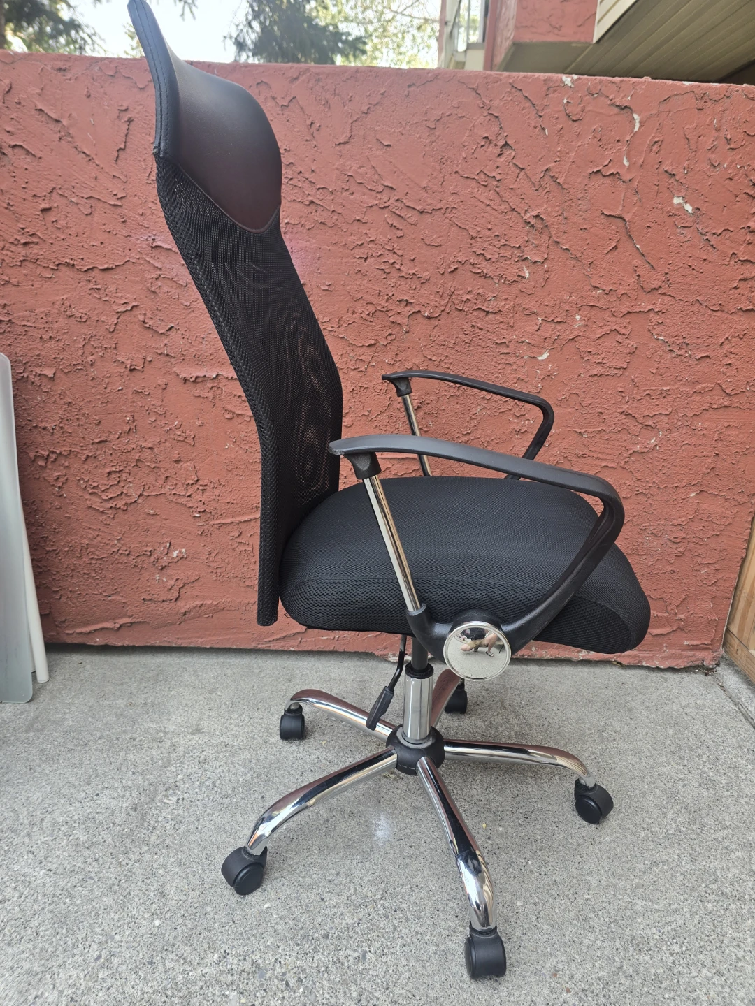 office chair - photo 2