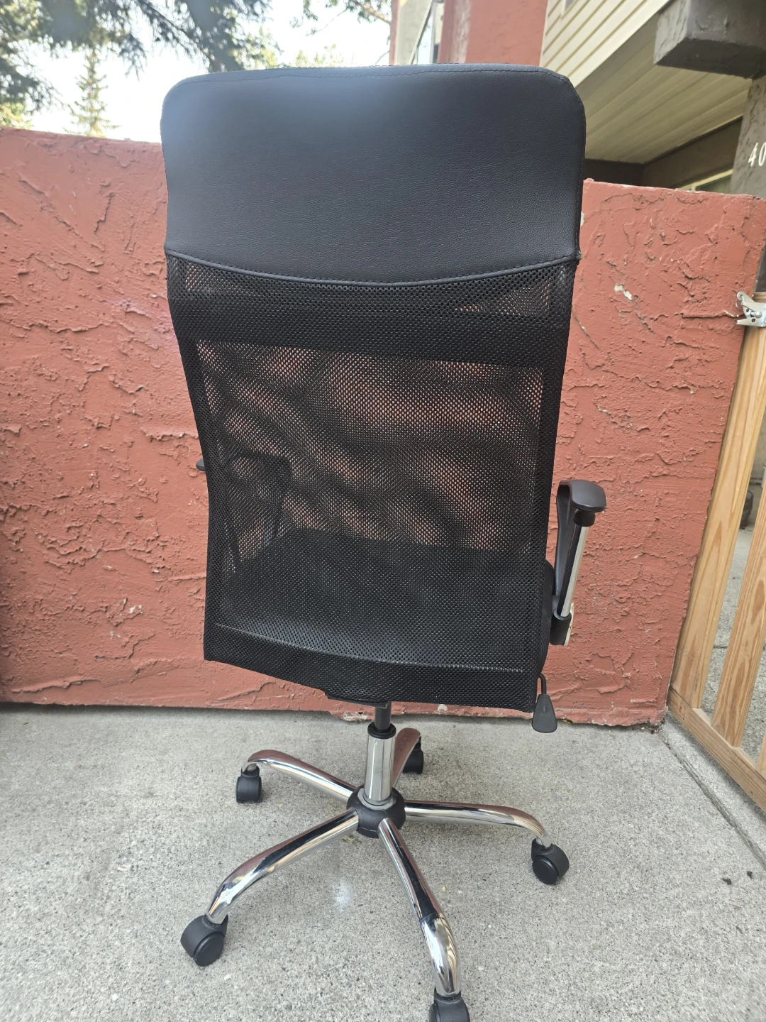 office chair - photo 3