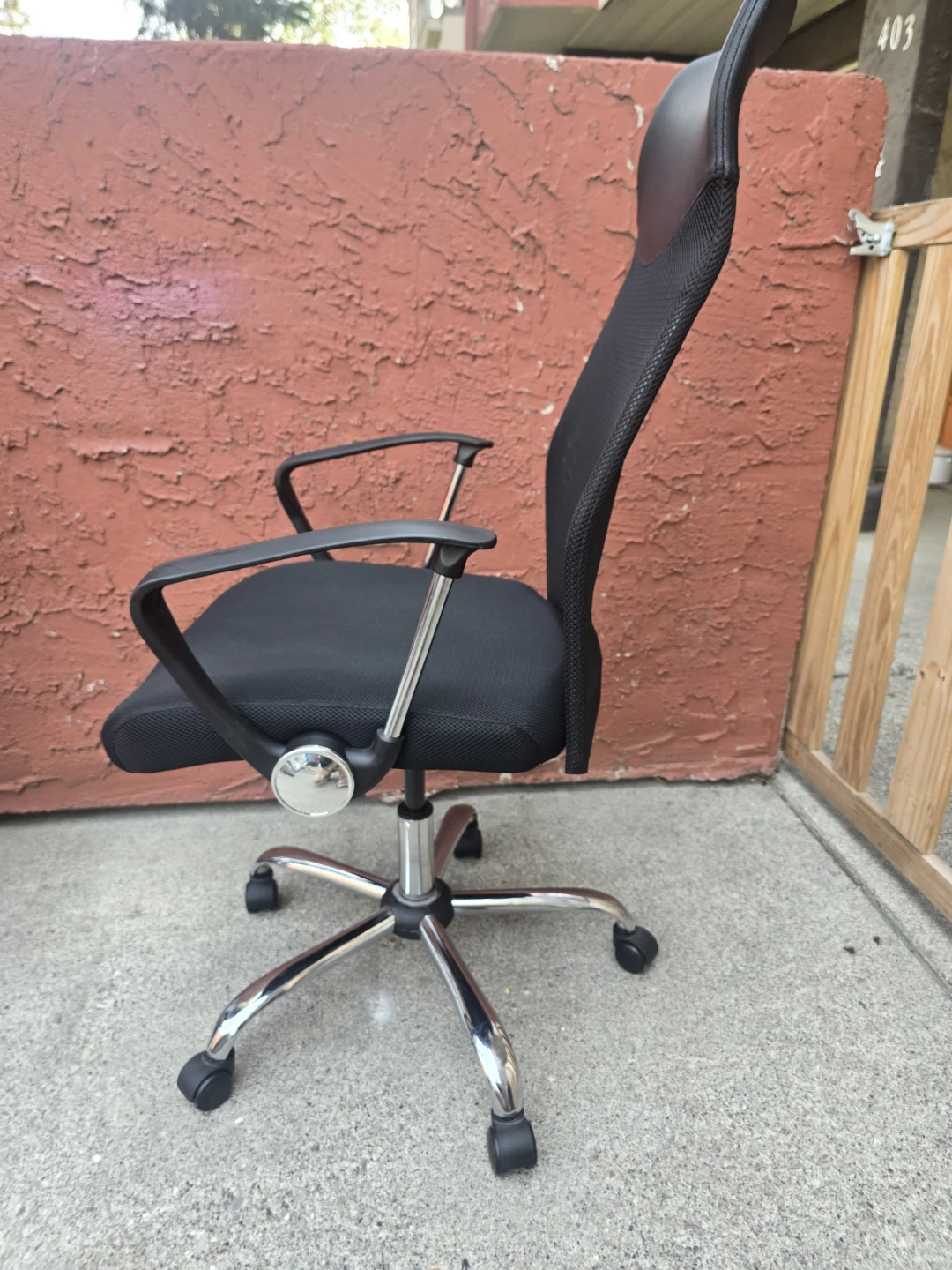 office chair - photo 4