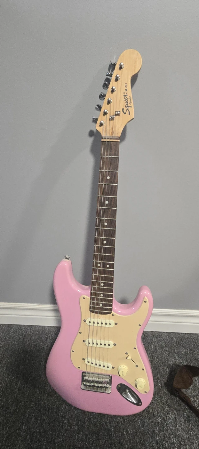 Squier Mini Stratocaster Electric Guitar - Pink